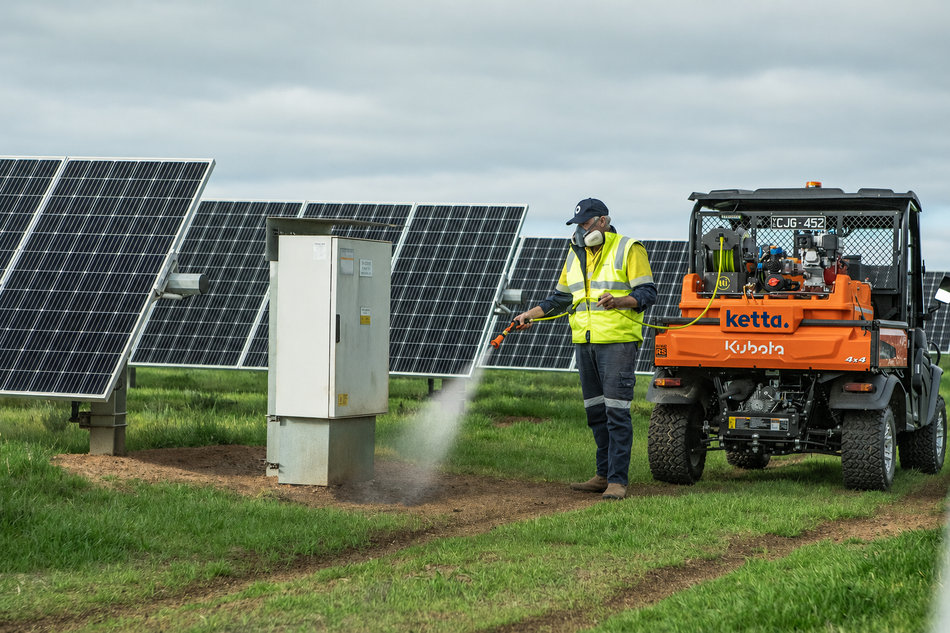 Ketta OnDeck 300 litre skid sprayer Honda GX200 with SuperReel 100 m hose reel
