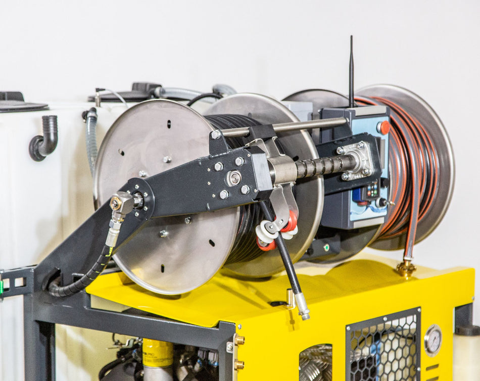 iBos HydroJet 70-150 drain jetting machine with 80 m x 13 mm (1/2 inch) jetting hose for pipes DN50-300 70 lpm 150 bar (2175 psi)